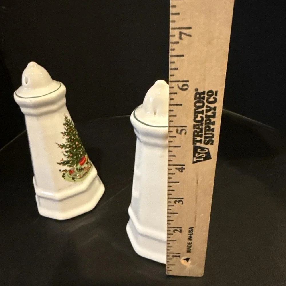 Pfaltzgraff Holiday Tall‎ Salt Pepper Shakers Christmas Heritage Tree Vintage